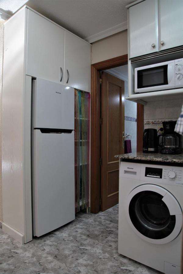 Cozy Apartment Just 8 Min Walk From The Beach! Benidorm Exterior photo